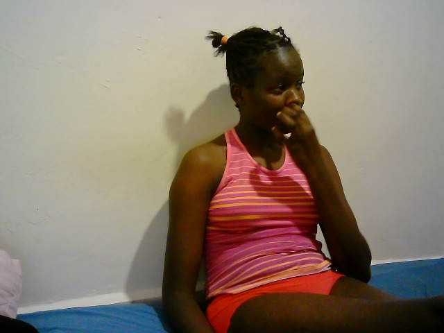 Berryjulie live cam on BongaCams