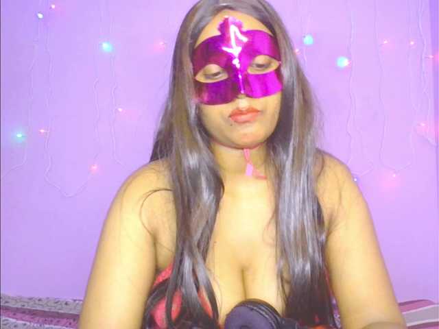 Pooja-4 live cam on BongaCams
