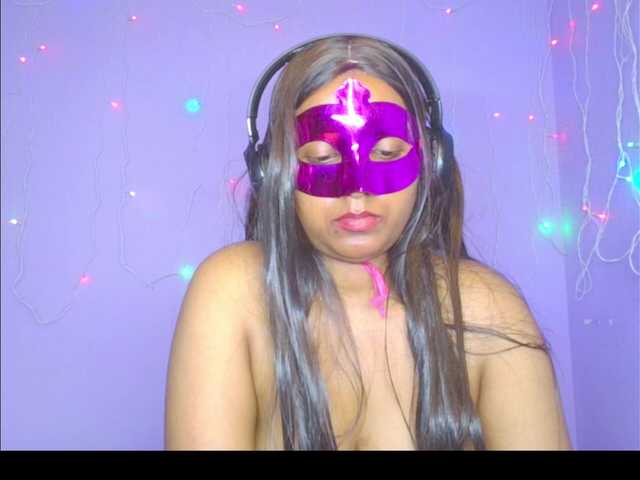 Pooja-4 Live Cam on BongaCams