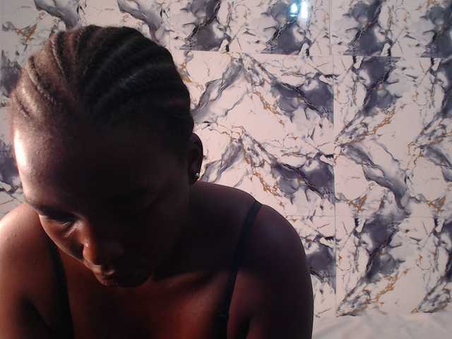 CurvyJ255 live cam on BongaCams