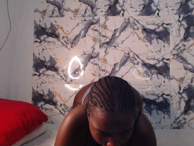 CurvyJ255 live cam on BongaCams