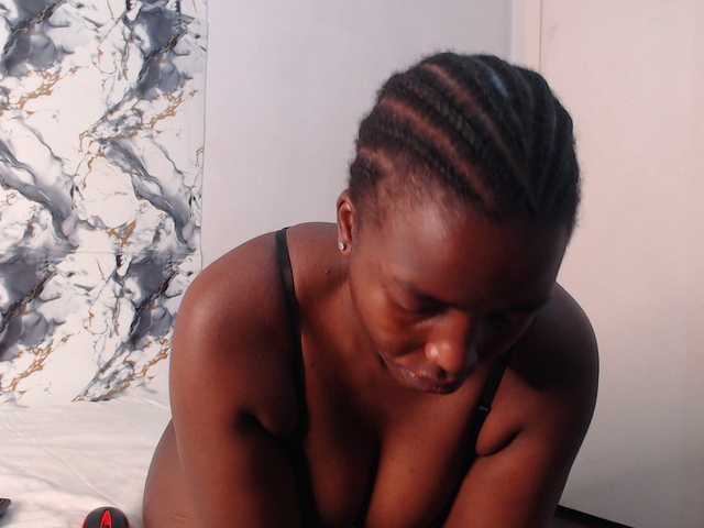 CurvyJ255 live webcam show