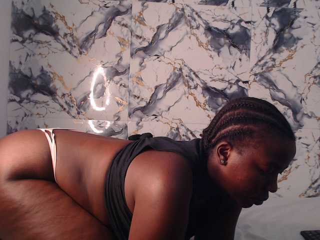 CurvyJ255 live webcam show