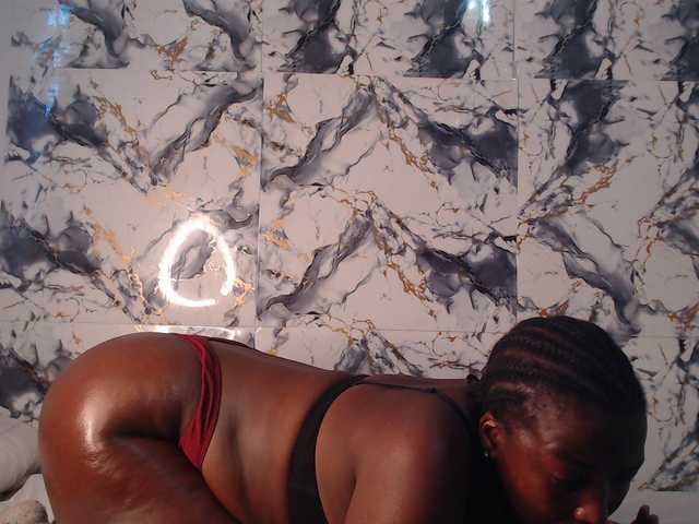 CurvyJ255 live webcam show