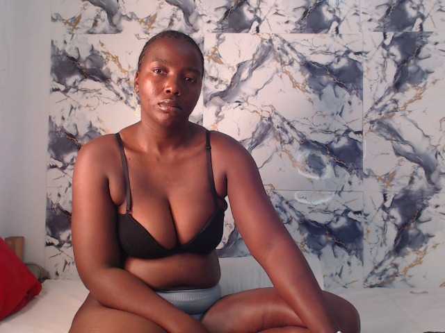 CurvyJ255 live cam on BongaCams