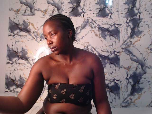 CurvyJ255 live webcam show