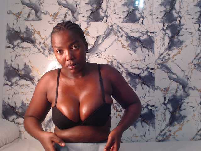 CurvyJ255