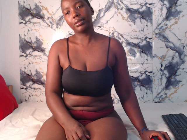 CurvyJ255 live cam on BongaCams