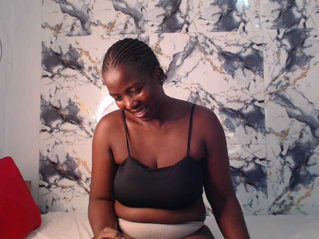 CurvyJ255 live cam on BongaCams