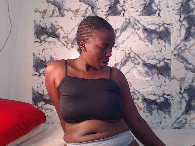 CurvyJ255 live cam on BongaCams