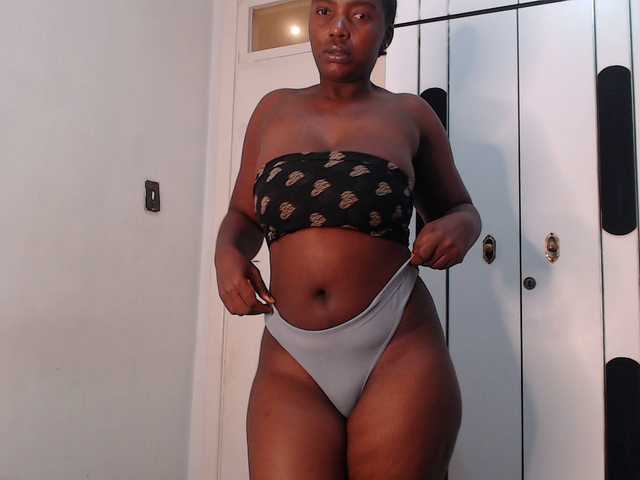 CurvyJ255 live webcam show