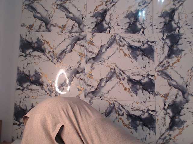 CurvyJ255 live cam on BongaCams