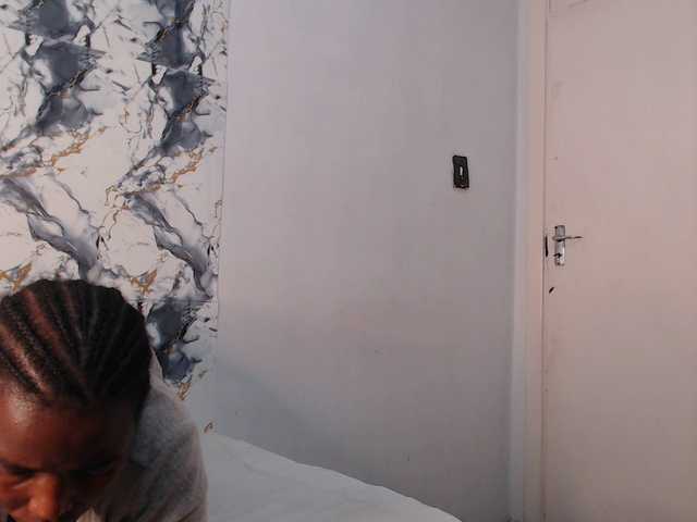 CurvyJ255 live webcam show