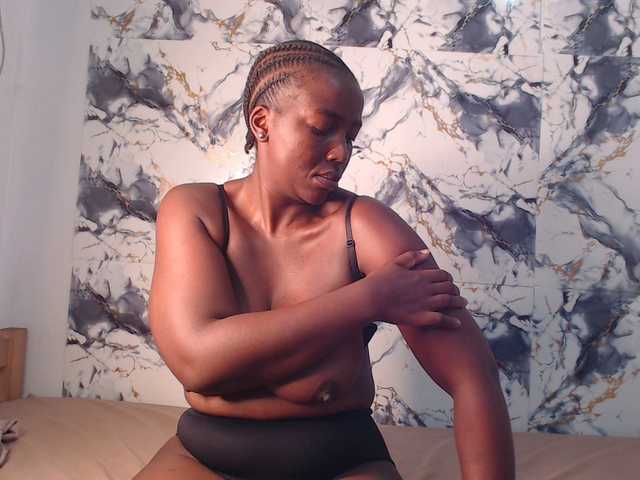 CurvyJ255 live cam on UnifiedCams