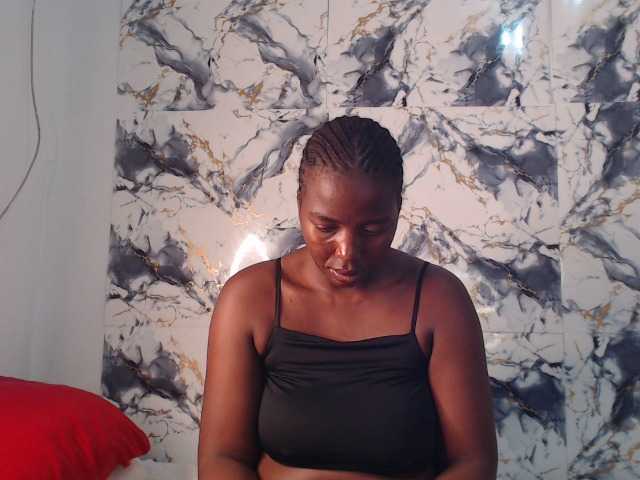 CurvyJ255 live cam on BongaCams