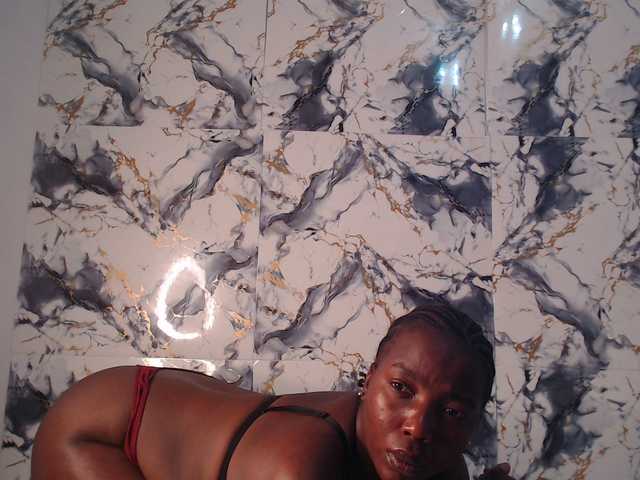 CurvyJ255 live cam on BongaCams