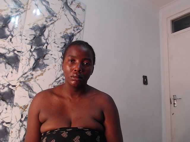CurvyJ255 live webcam show
