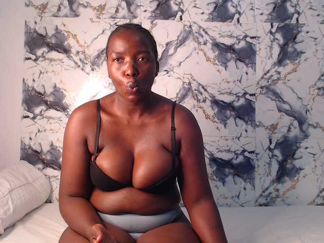 CurvyJ255 live cam on UnifiedCams