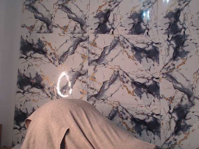 CurvyJ255 live cam on BongaCams