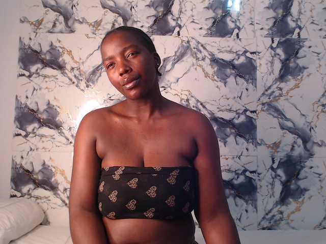 CurvyJ255 live webcam show