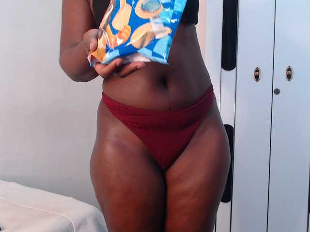 CurvyJ255 live webcam show