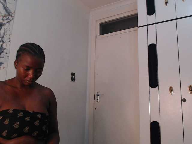 CurvyJ255 live cam on BongaCams
