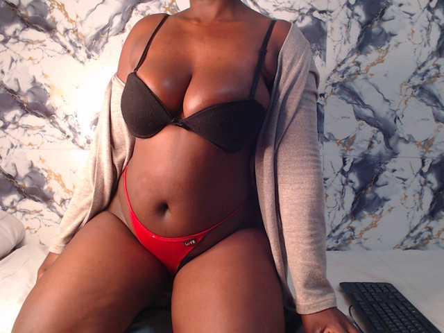 CurvyJ255 live webcam show