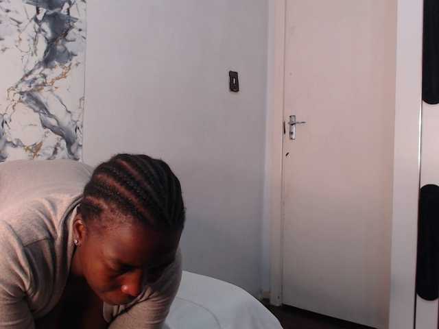 CurvyJ255 live webcam show