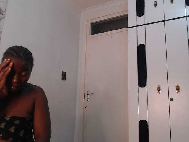 CurvyJ255 live cam on BongaCams