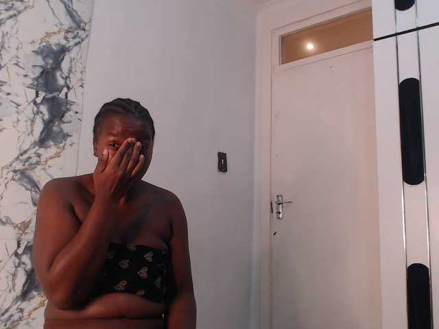 CurvyJ255 live cam on BongaCams