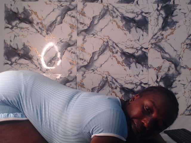 CurvyJ255 live cam on BongaCams