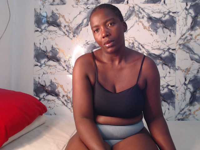 CurvyJ255 live cam on BongaCams