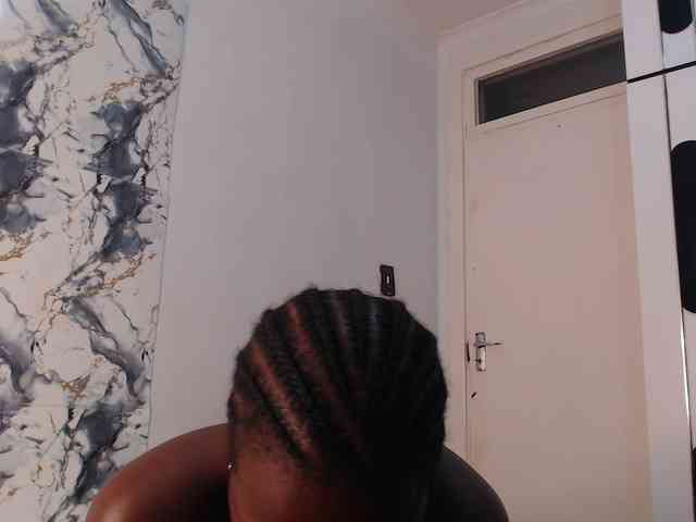 CurvyJ255