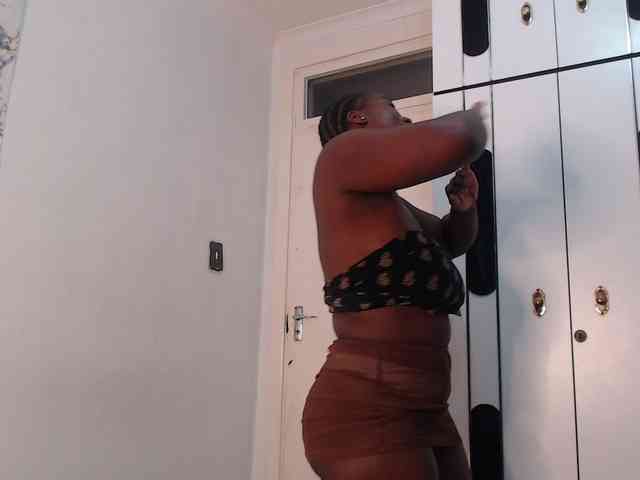 CurvyJ255