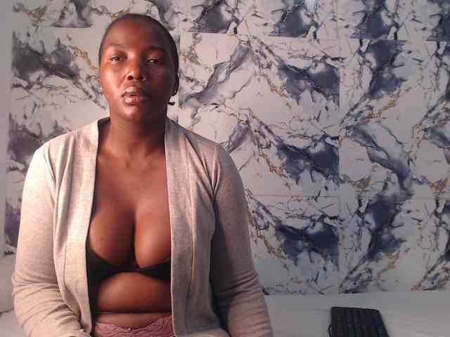 CurvyJ255