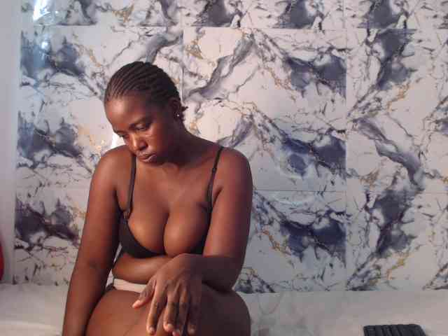 CurvyJ255