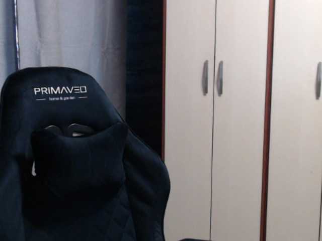 Arthur--king live webcam show
