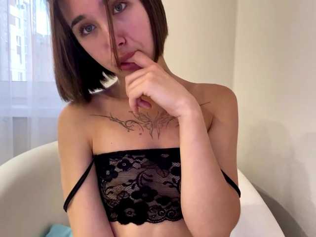 MarindaHanusey live cam on BongaCams