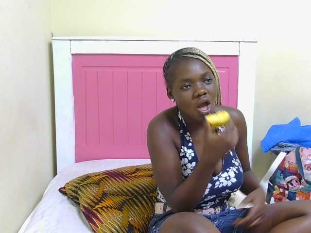 Arriana live cam on BongaCams