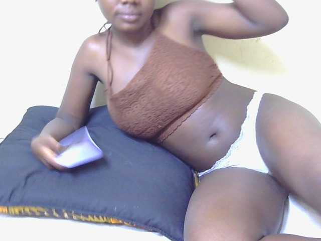 Arriana live cam on BongaCams