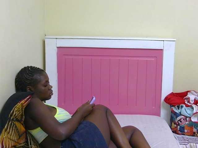 Arriana live cam on BongaCams