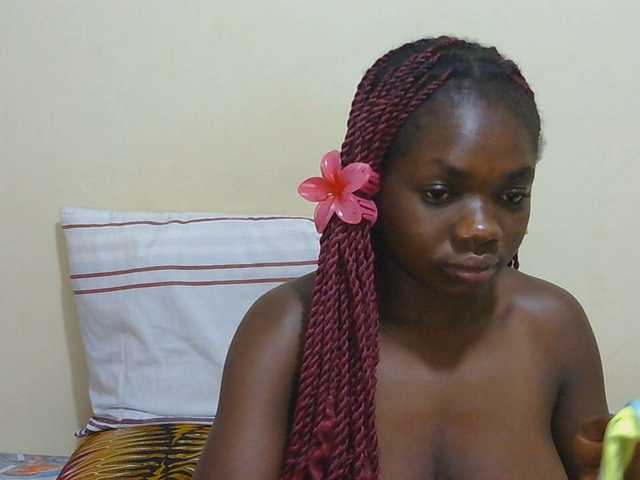Arriana live cam on BongaCams