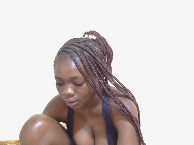 Arriana live cam on BongaCams