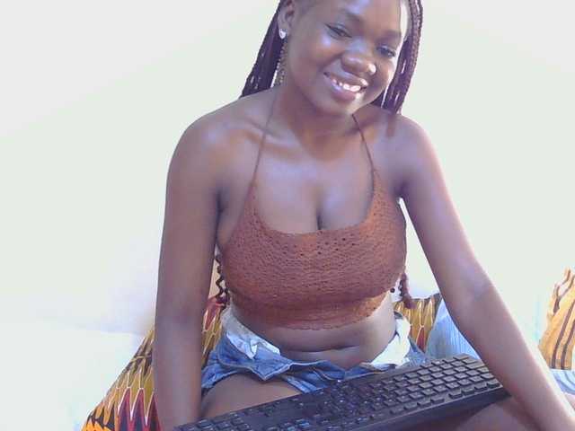 Arriana live cam on BongaCams