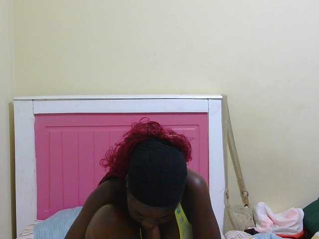Arriana live cam on BongaCams