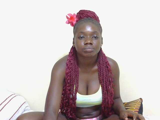 Arriana live cam on BongaCams