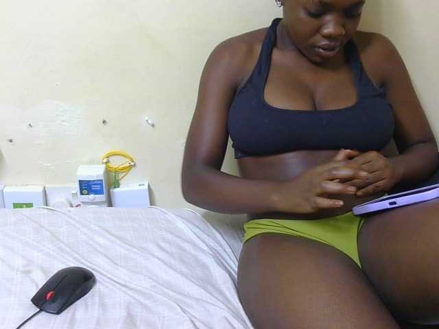 Arriana live cam on BongaCams