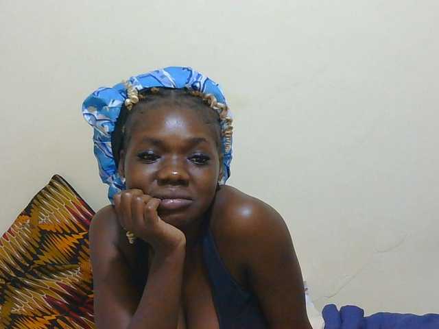 Arriana live cam on BongaCams