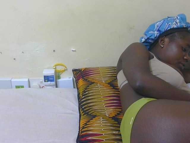 Arriana live cam on BongaCams