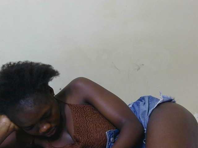 Arriana live cam on BongaCams